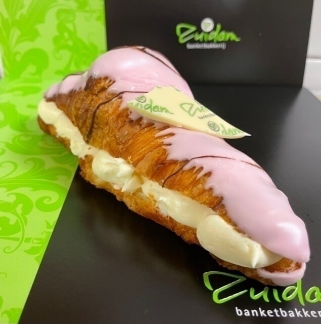 geglazuurde croissant tompouce