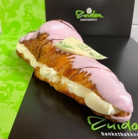 geglazuurde croissant tompouce